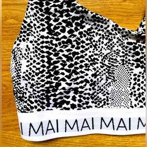 MAI DELUXE Active Top in black reptile size small